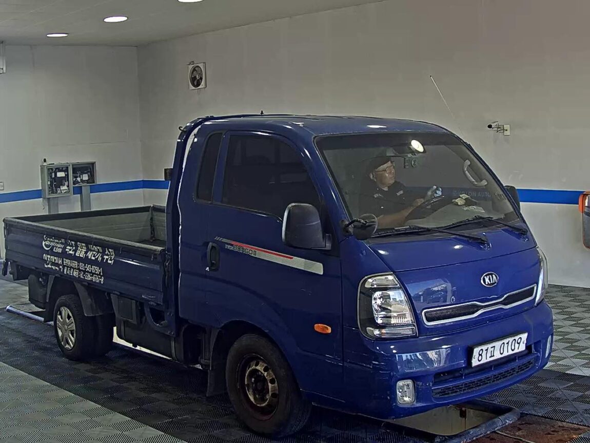 KIA THE NEW BONGO III CARGO 1 TON KING CAB EXTRA LONG WHEELBASE L 2020 - zdjęcie 3