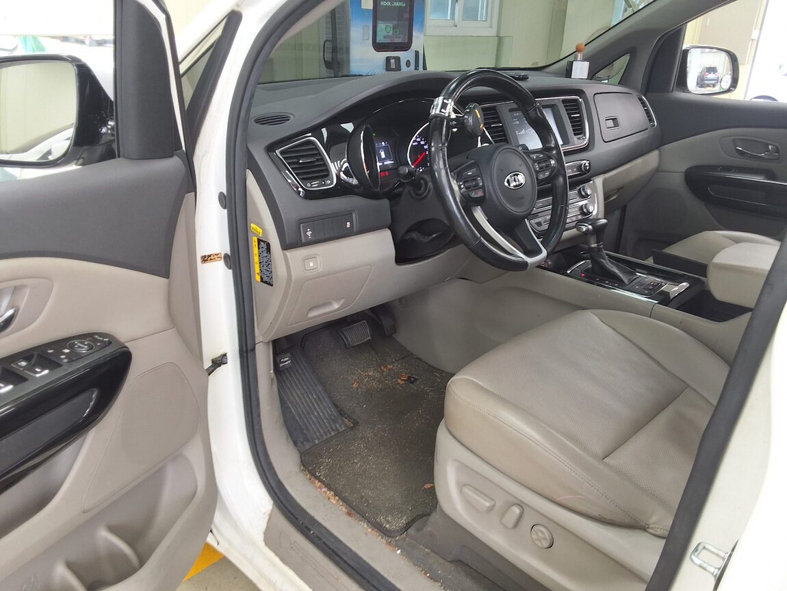KIA ALL NEW CARNIVAL 9-SEATER DIESEL PRESTIGE 2017 - zdjęcie 10