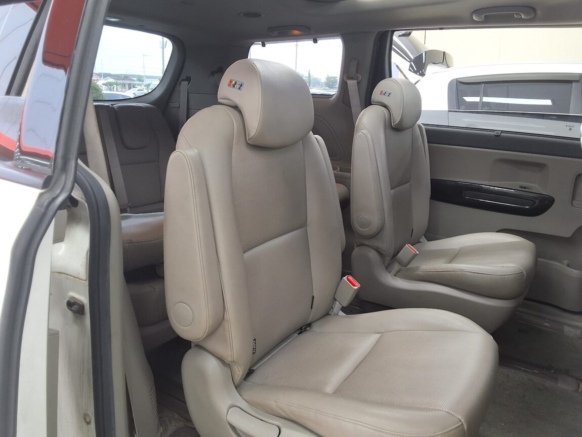 KIA ALL NEW CARNIVAL 9-SEATER DIESEL PRESTIGE 2017 - zdjęcie 13