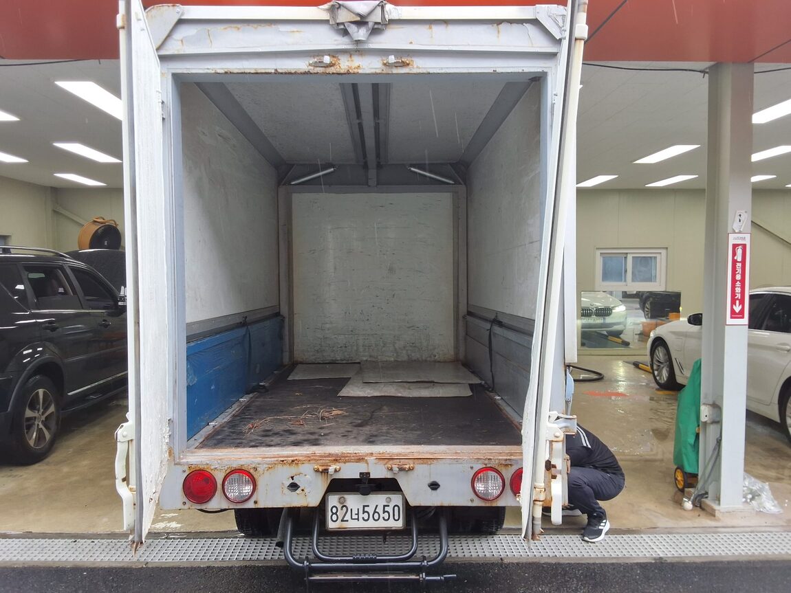 KIA BONGO III CARGO WING BODY 1.2 TON 2011 - zdjęcie 13