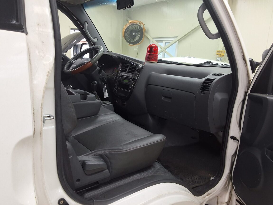 KIA BONGO III CARGO WING BODY 1.2 TON 2011 - zdjęcie 12
