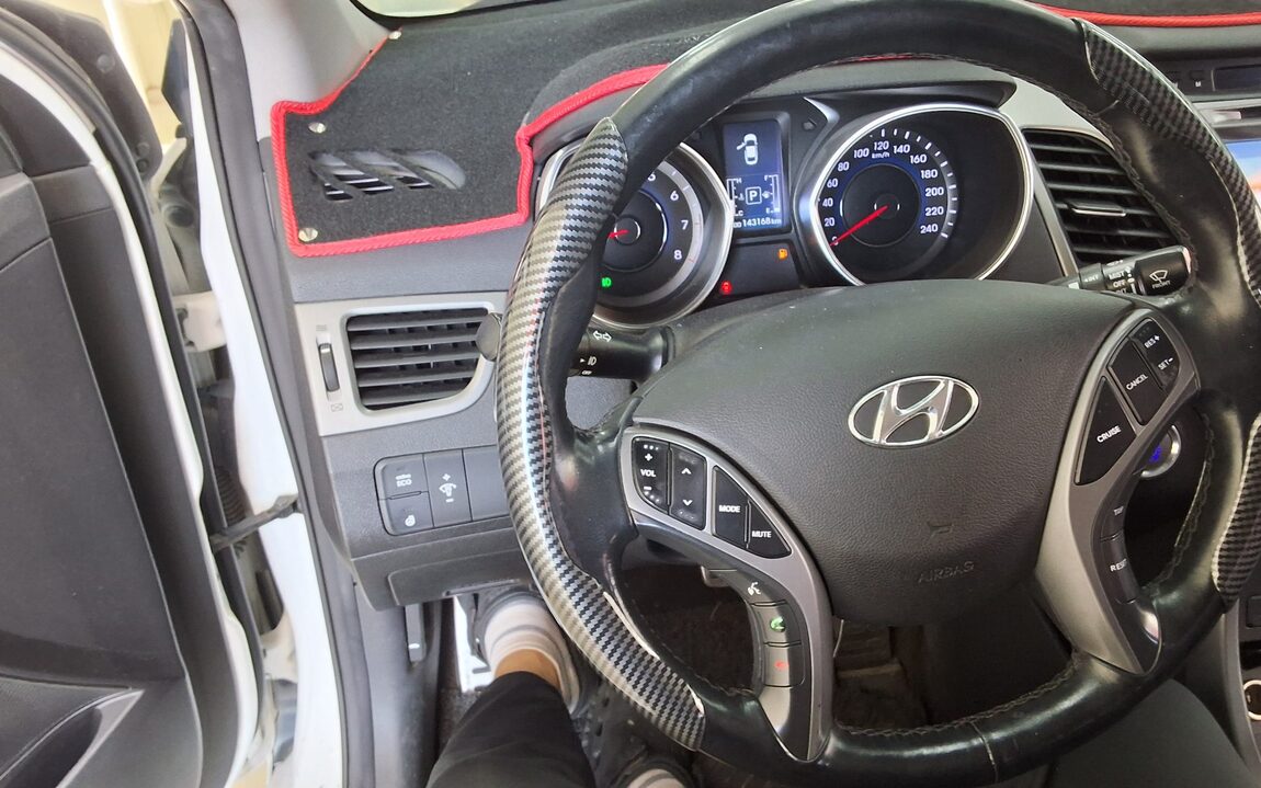 HYUNDAI THE NEW AVANTE MD 1.6 GDi MODERN 2016 - zdjęcie 17