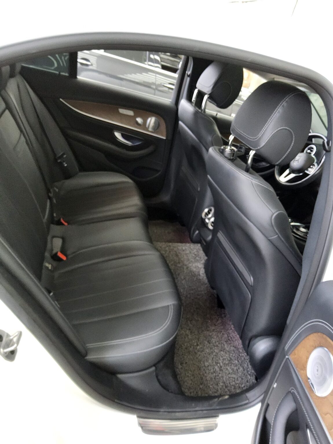 MERCEDES-BENZ E-CLASS (5TH GEN) E300 4MATIC EXCLUSIVE 2020 - zdjęcie 13