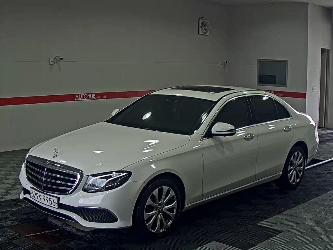 MERCEDES-BENZ E-CLASS (5TH GEN) E300 4MATIC EXCLUSIVE 2020 - zdjęcie 2