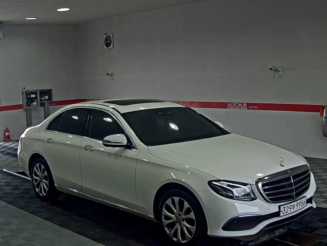 MERCEDES-BENZ E-CLASS (5TH GEN) E300 4MATIC EXCLUSIVE 2020 - zdjęcie 3