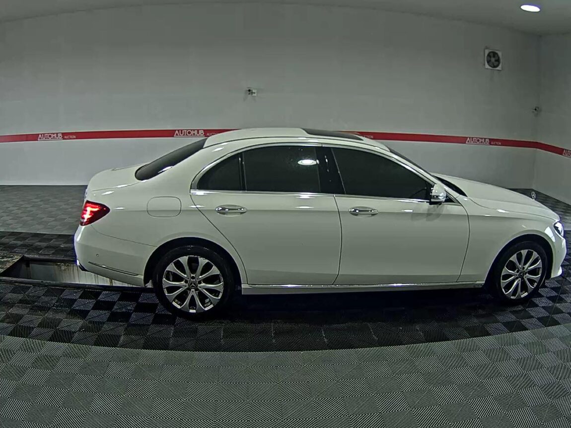 MERCEDES-BENZ E-CLASS (5TH GEN) E300 4MATIC EXCLUSIVE 2020 - zdjęcie 4