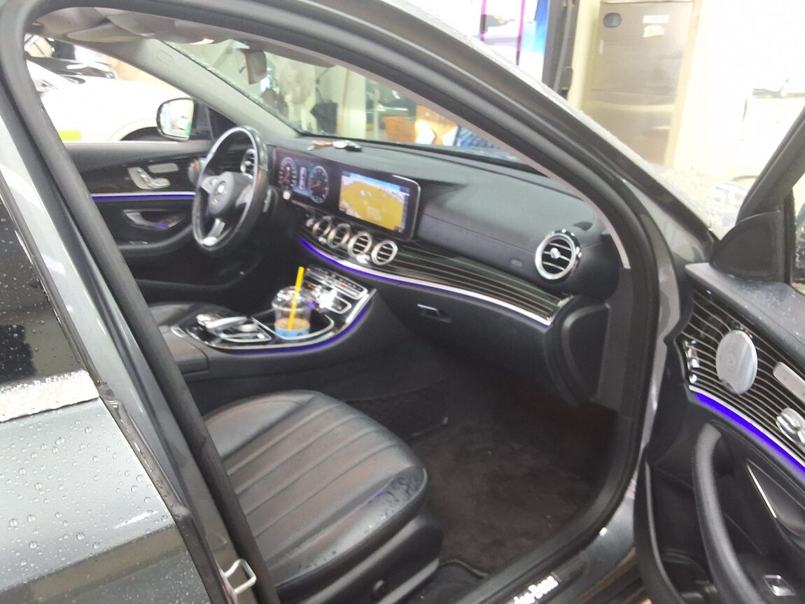 MERCEDES-BENZ E-CLASS (5TH GEN) E400 4MATIC EXCLUSIVE 2018 - zdjęcie 15