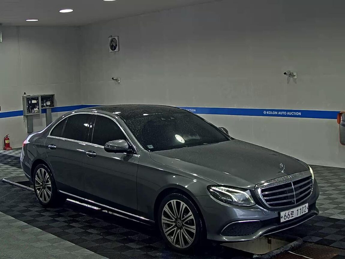 MERCEDES-BENZ E-CLASS (5TH GEN) E400 4MATIC EXCLUSIVE 2018 - zdjęcie 3