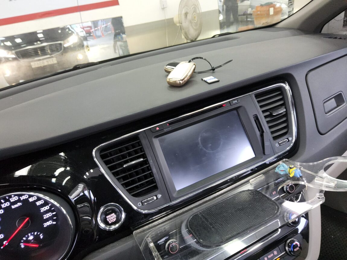 KIA ALL NEW CARNIVAL 9-SEATER DIESEL NOBLESSE 2016 - zdjęcie 17