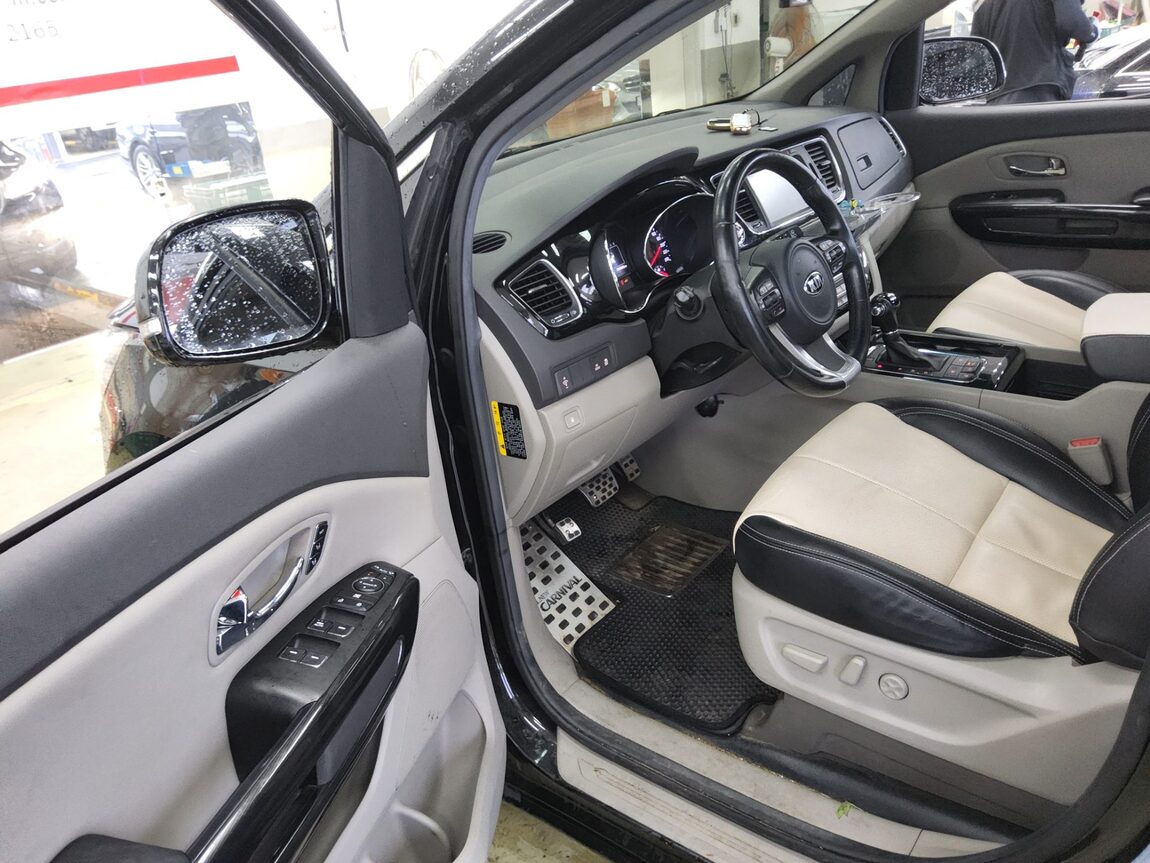 KIA ALL NEW CARNIVAL 9-SEATER DIESEL NOBLESSE 2016 - zdjęcie 10