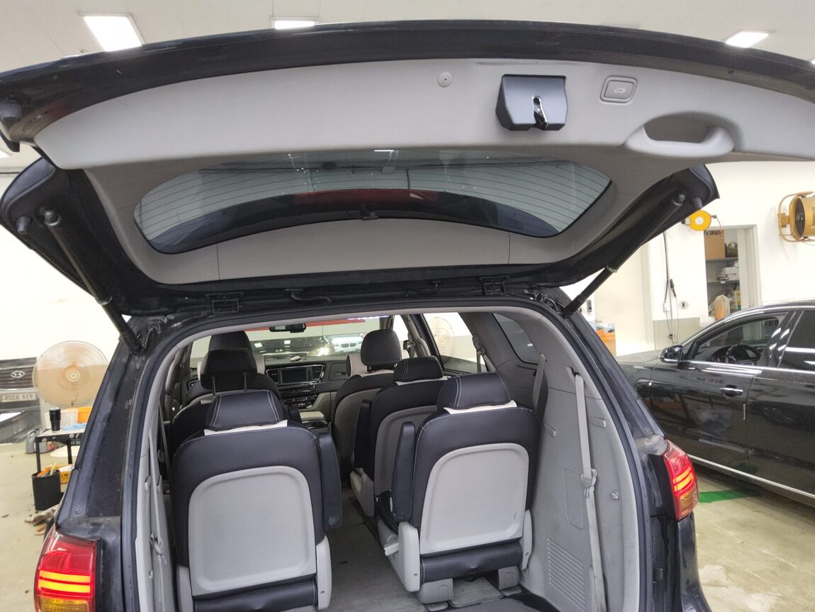 KIA ALL NEW CARNIVAL 9-SEATER DIESEL NOBLESSE 2016 - zdjęcie 15