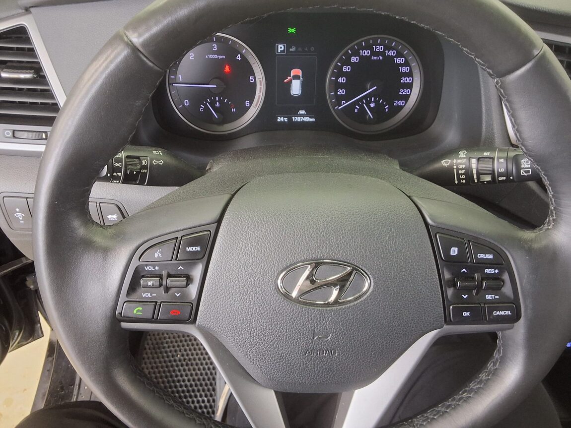 HYUNDAI ALL NEW TUCSON DIESEL 1.7 2WD PREMIUM 2017 - zdjęcie 18