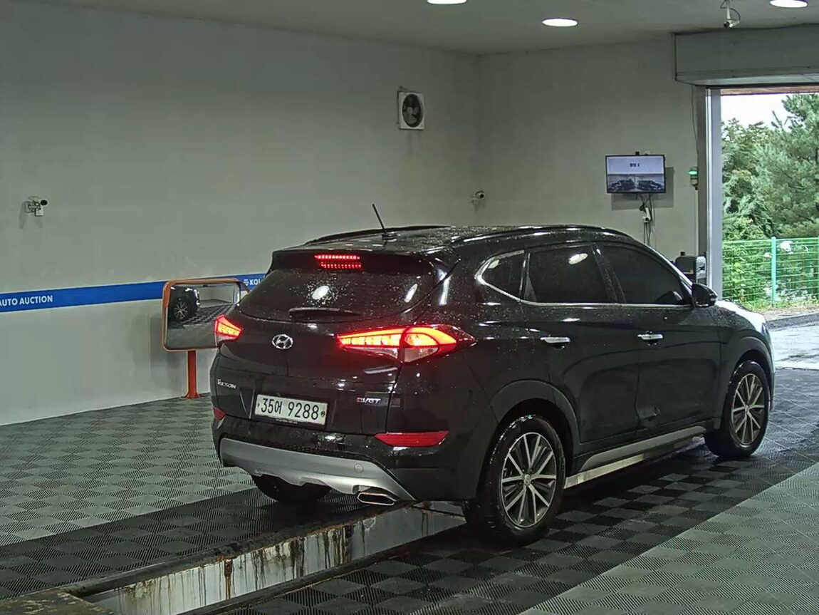 HYUNDAI ALL NEW TUCSON DIESEL 1.7 2WD PREMIUM 2017 - zdjęcie 5