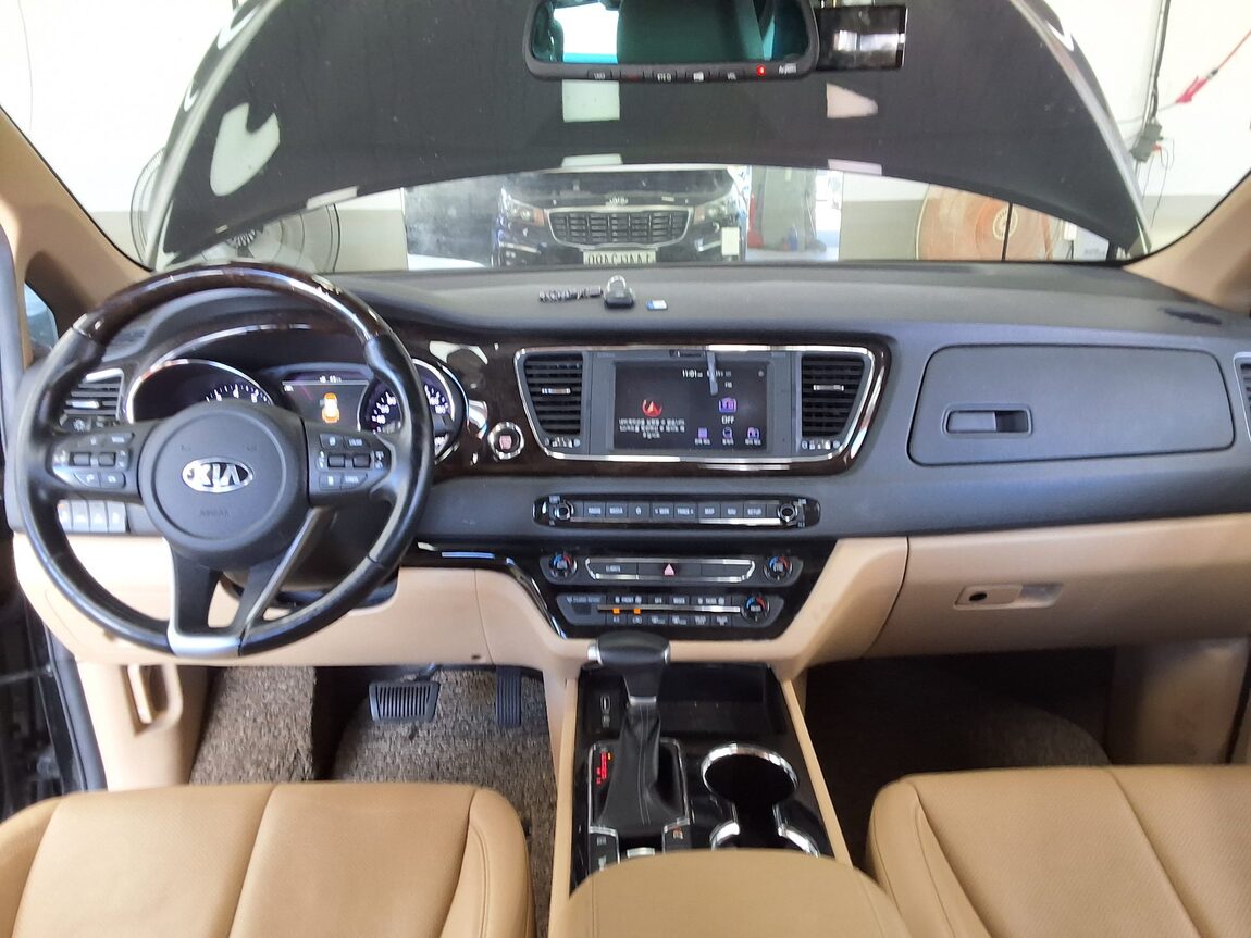 KIA THE NEW CARNIVAL LIMOUSINE 7-SEATER GASOLINE PRESIDENT 2019 - zdjęcie 12