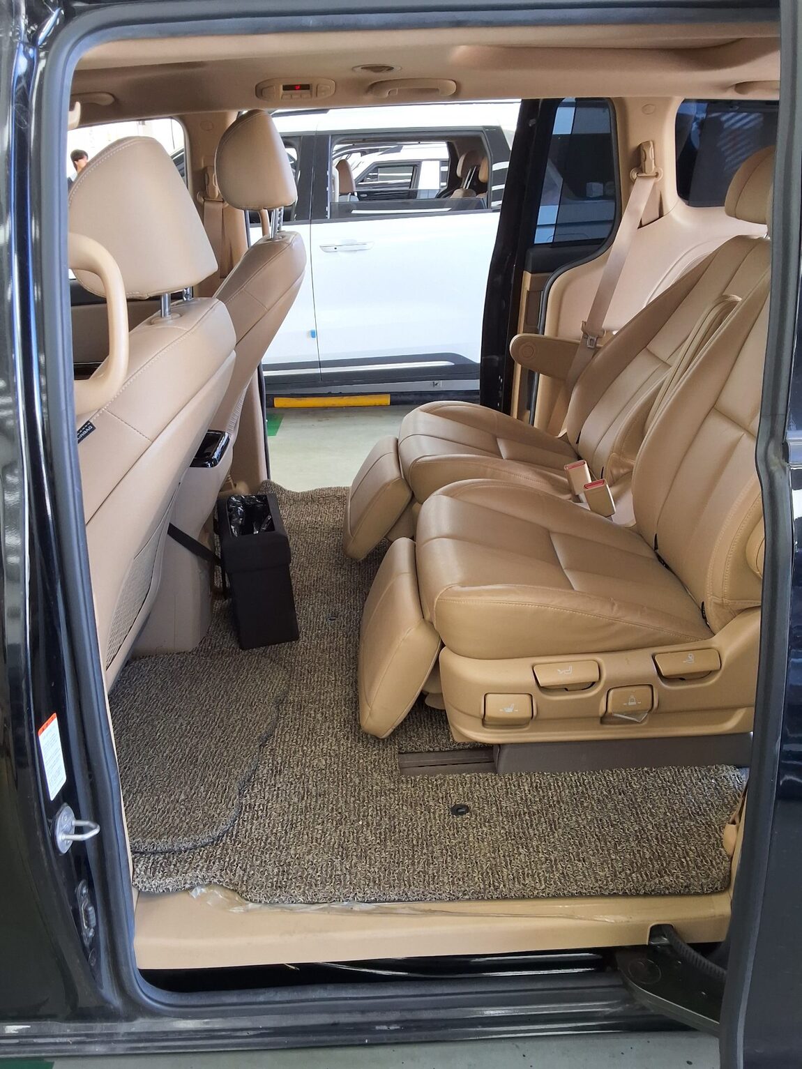 KIA THE NEW CARNIVAL LIMOUSINE 7-SEATER GASOLINE PRESIDENT 2019 - zdjęcie 13