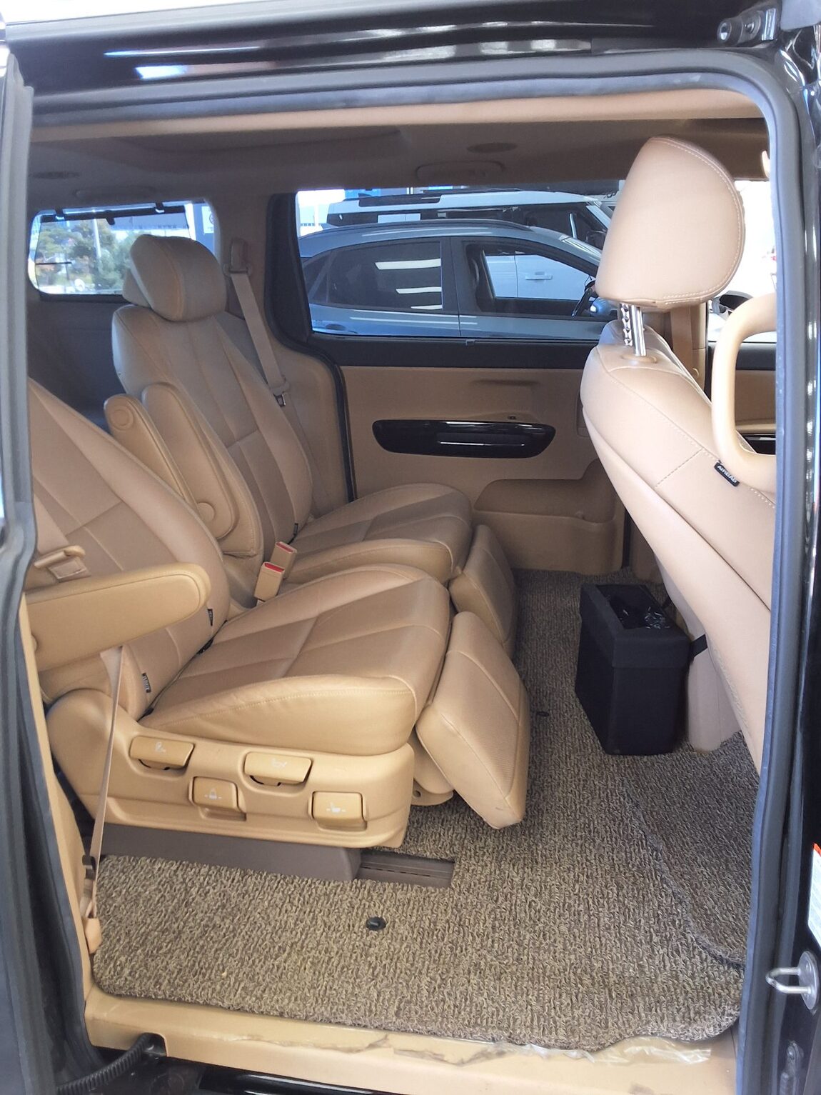 KIA THE NEW CARNIVAL LIMOUSINE 7-SEATER GASOLINE PRESIDENT 2019 - zdjęcie 14