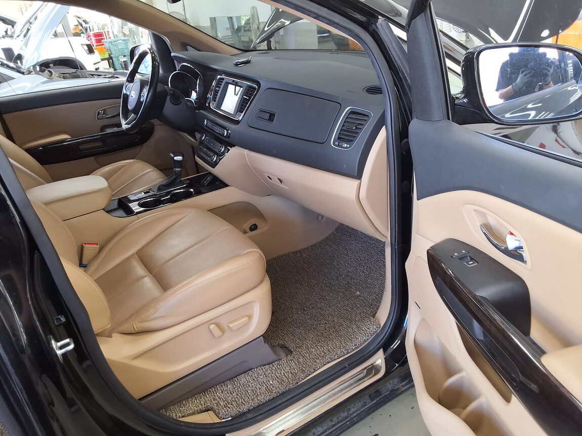 KIA THE NEW CARNIVAL LIMOUSINE 7-SEATER GASOLINE PRESIDENT 2019 - zdjęcie 15