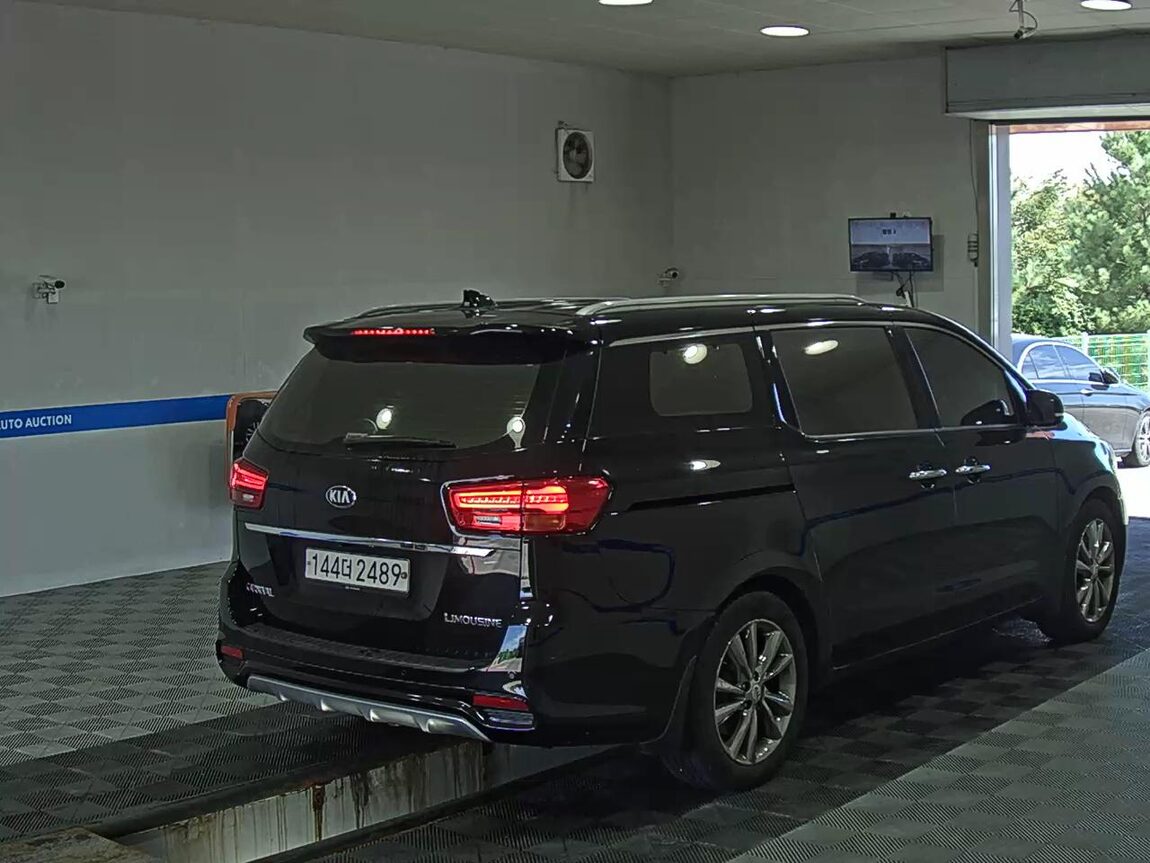 KIA THE NEW CARNIVAL LIMOUSINE 7-SEATER GASOLINE PRESIDENT 2019 - zdjęcie 5