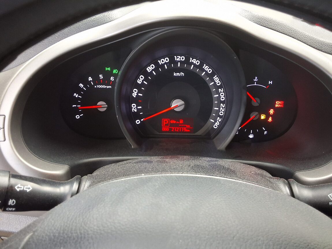 KIA THE NEW SPORTAGE R DIESEL R2.0 2WD TRENDY 2014 - zdjęcie 9