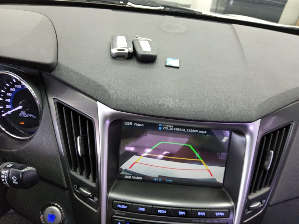 HYUNDAI YF SONATA HYBRID MODERN 2014 - zdjęcie 17