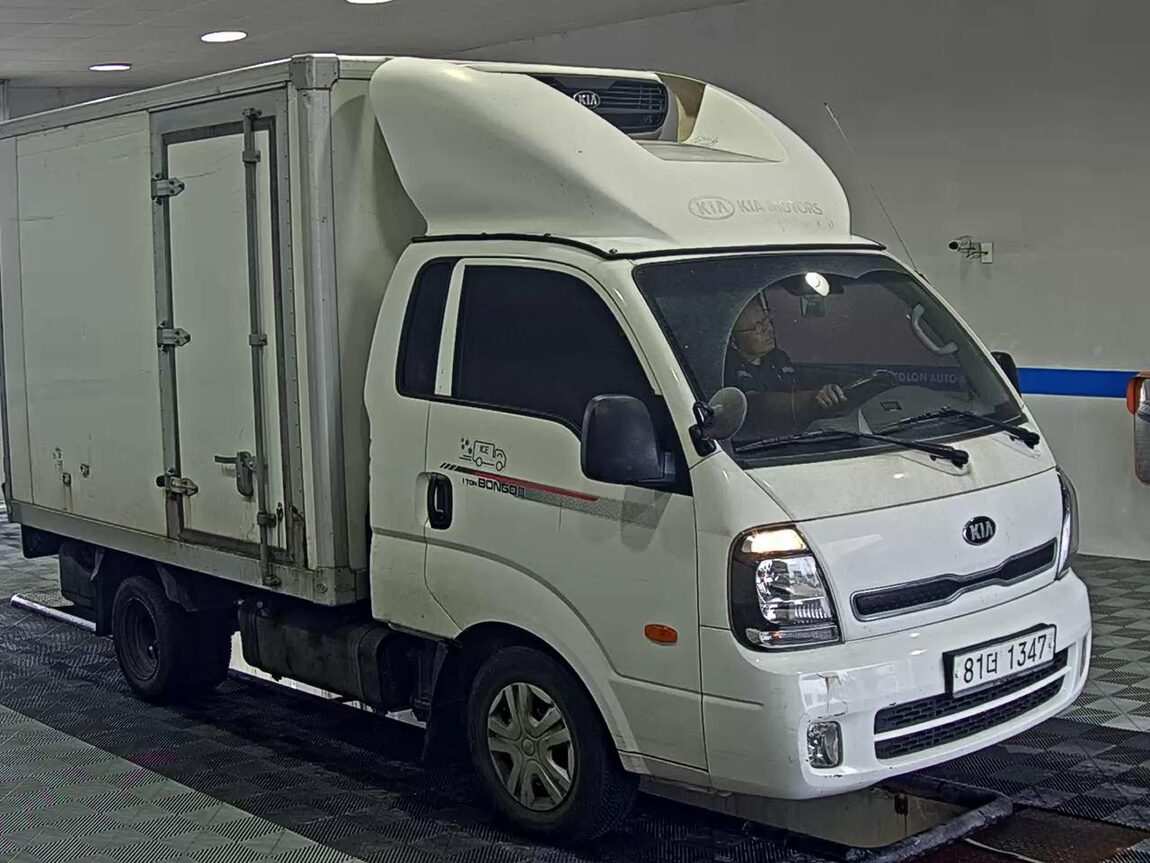 KIA THE NEW BONGO III CARGO REFRIGERATED BOX TRUCK PLUS TYPE 2020 - zdjęcie 3