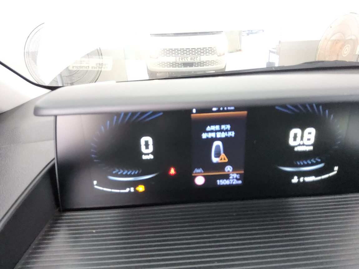 HYUNDAI STARIA 2.2 DIESEL TOURER 11-SEATER 2WD SMART 2023 - zdjęcie 9