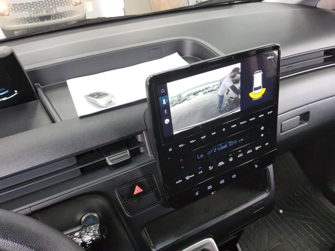 HYUNDAI STARIA 2.2 DIESEL TOURER 11-SEATER 2WD SMART 2023 - zdjęcie 18