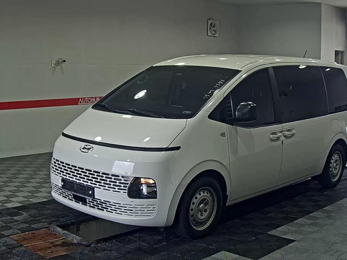 HYUNDAI STARIA 2.2 DIESEL TOURER 11-SEATER 2WD SMART 2023 - zdjęcie 2