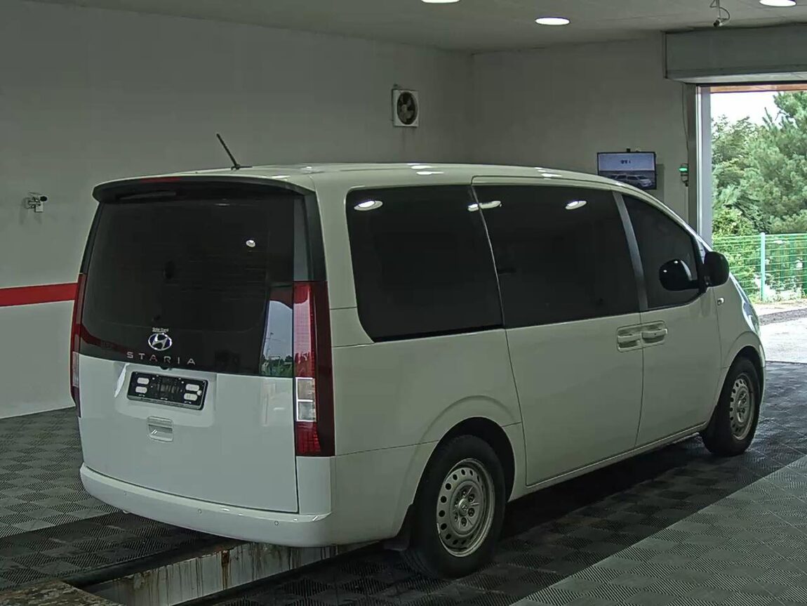 HYUNDAI STARIA 2.2 DIESEL TOURER 11-SEATER 2WD SMART 2023 - zdjęcie 5