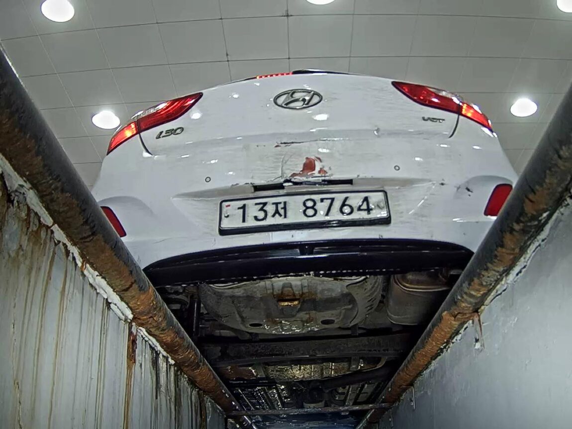 HYUNDAI NEW i30 1.6 VGT UNIQUE 2012 - zdjęcie 8