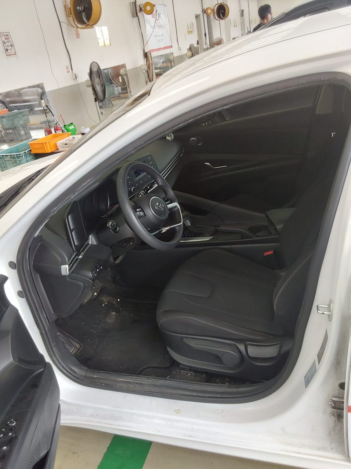 HYUNDAI AVANTE (CN7) 1.6 GASOLINE SMART 2022 - zdjęcie 10