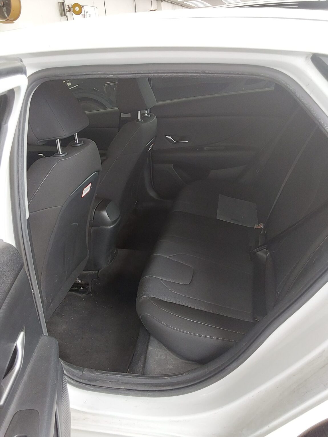 HYUNDAI AVANTE (CN7) 1.6 GASOLINE SMART 2022 - zdjęcie 12