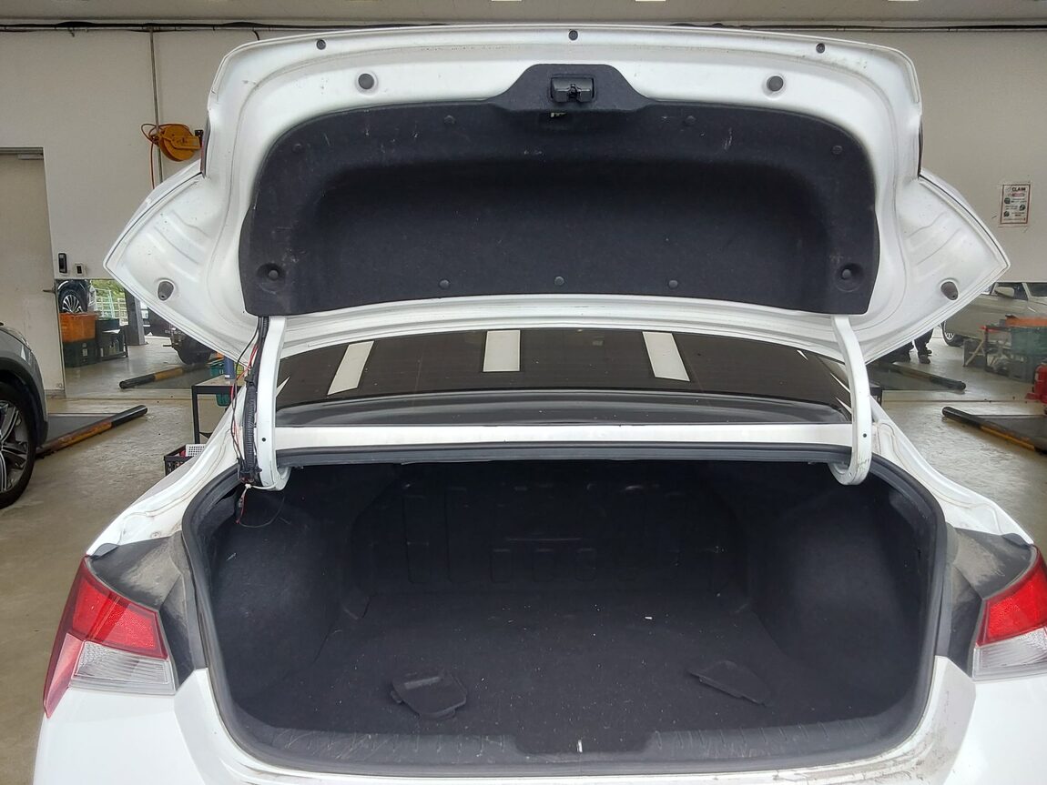 HYUNDAI AVANTE (CN7) 1.6 GASOLINE SMART 2022 - zdjęcie 15