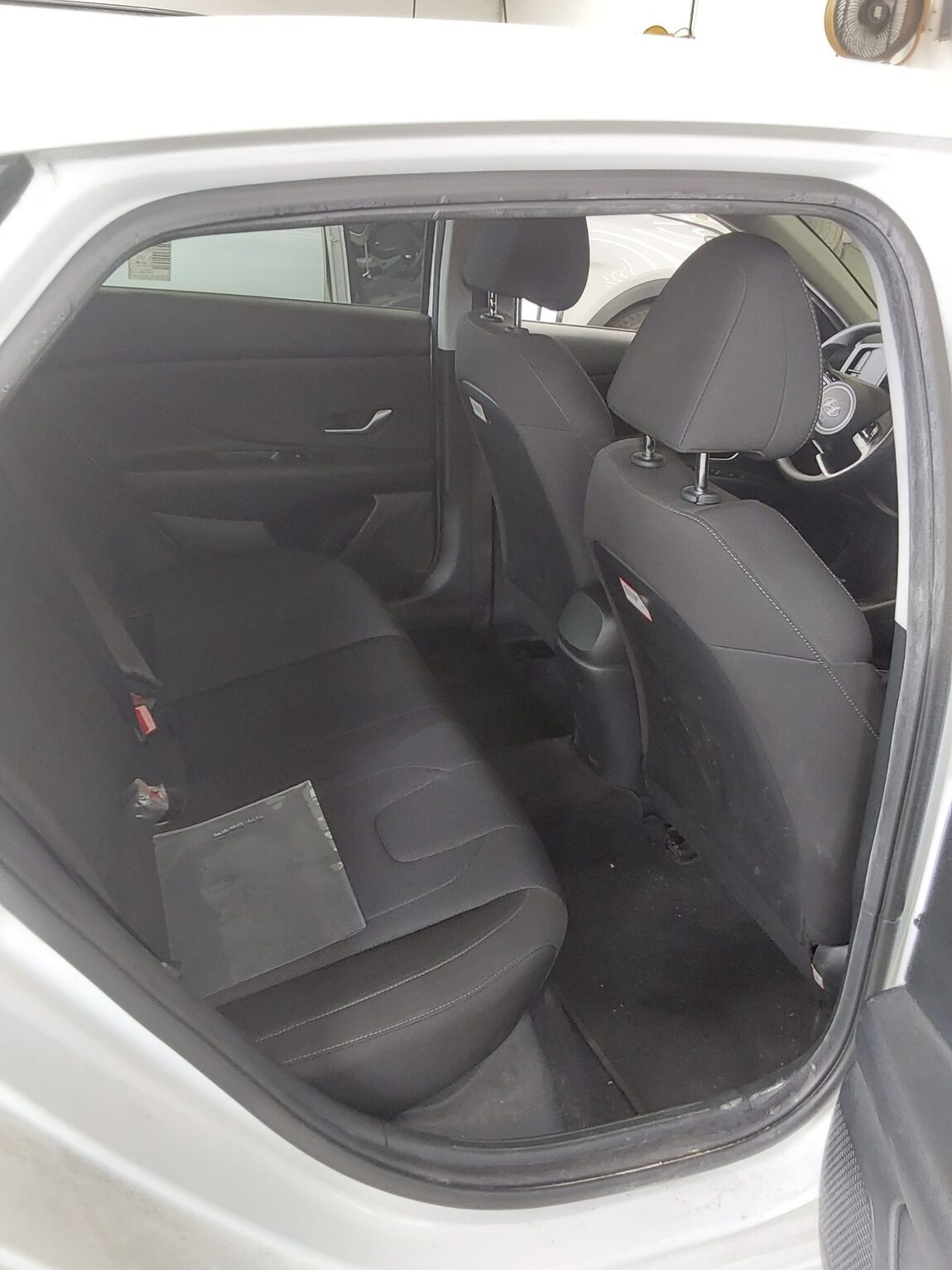 HYUNDAI AVANTE (CN7) 1.6 GASOLINE SMART 2022 - zdjęcie 13