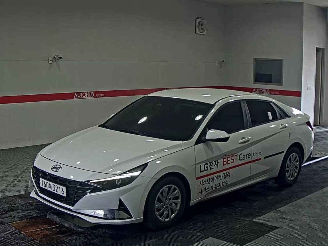 HYUNDAI AVANTE (CN7) 1.6 GASOLINE SMART 2022 - zdjęcie 2