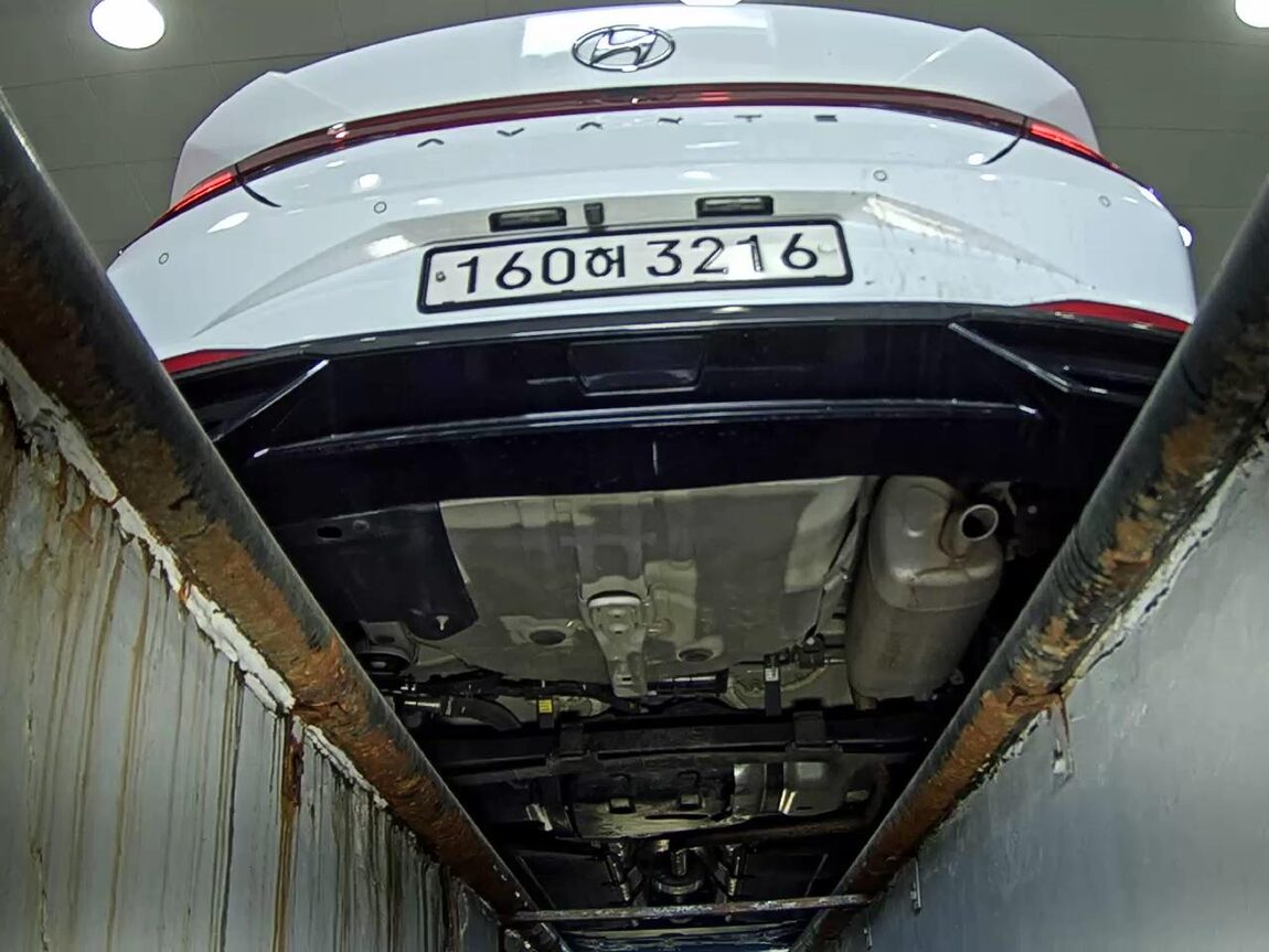 HYUNDAI AVANTE (CN7) 1.6 GASOLINE SMART 2022 - zdjęcie 8