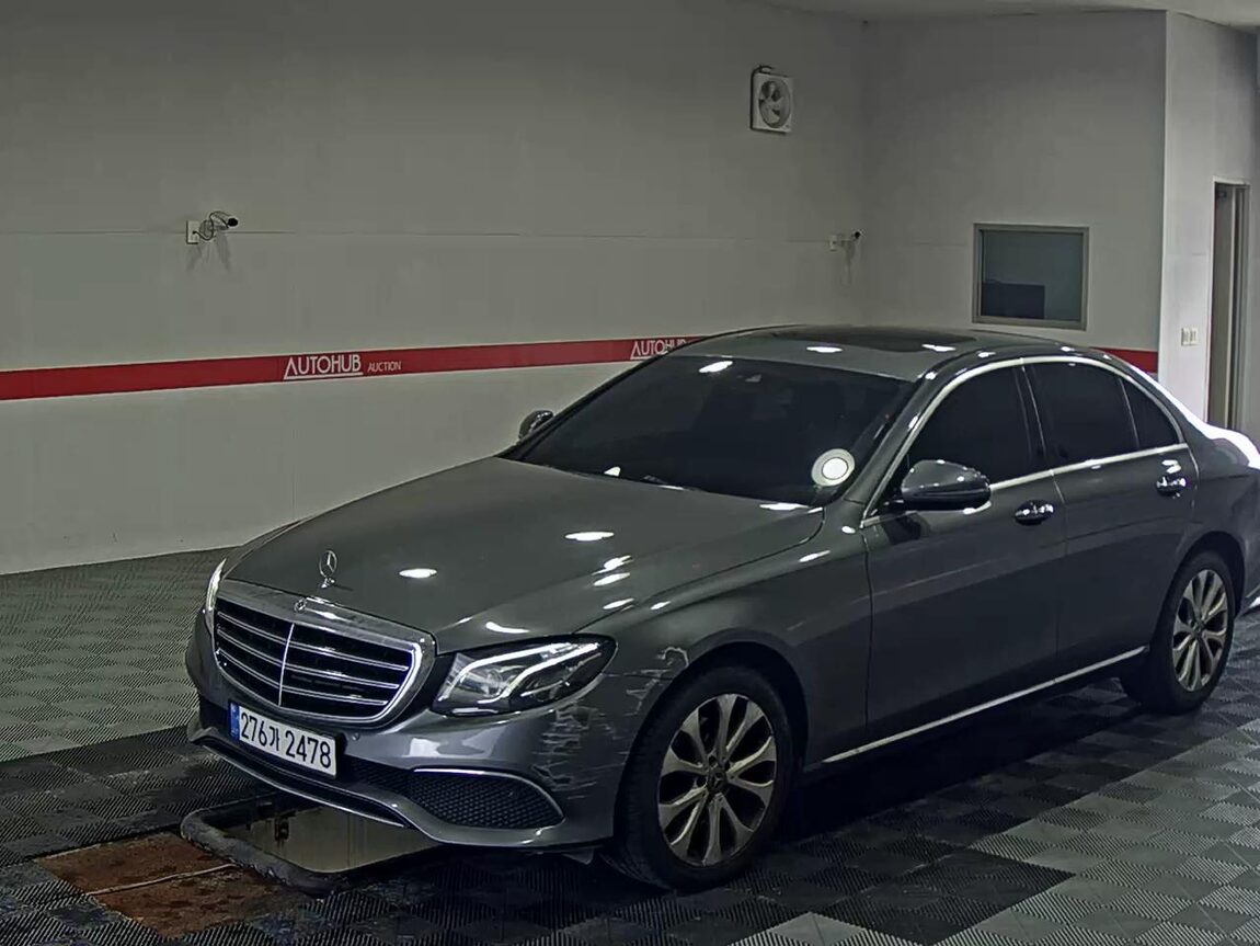 MERCEDES-BENZ E-CLASS (5TH GEN) E220d 4MATIC EXCLUSIVE 2019 - zdjęcie 2