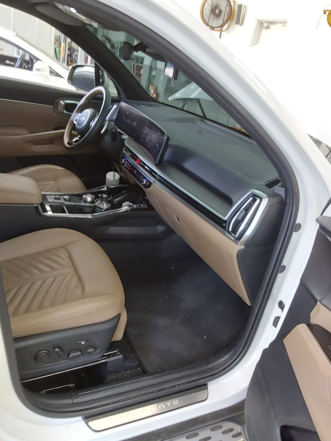 KIA THE NEW SORENTO (MQ4) 2.2 DIESEL 2WD SIGNATURE 2024 - zdjęcie 14