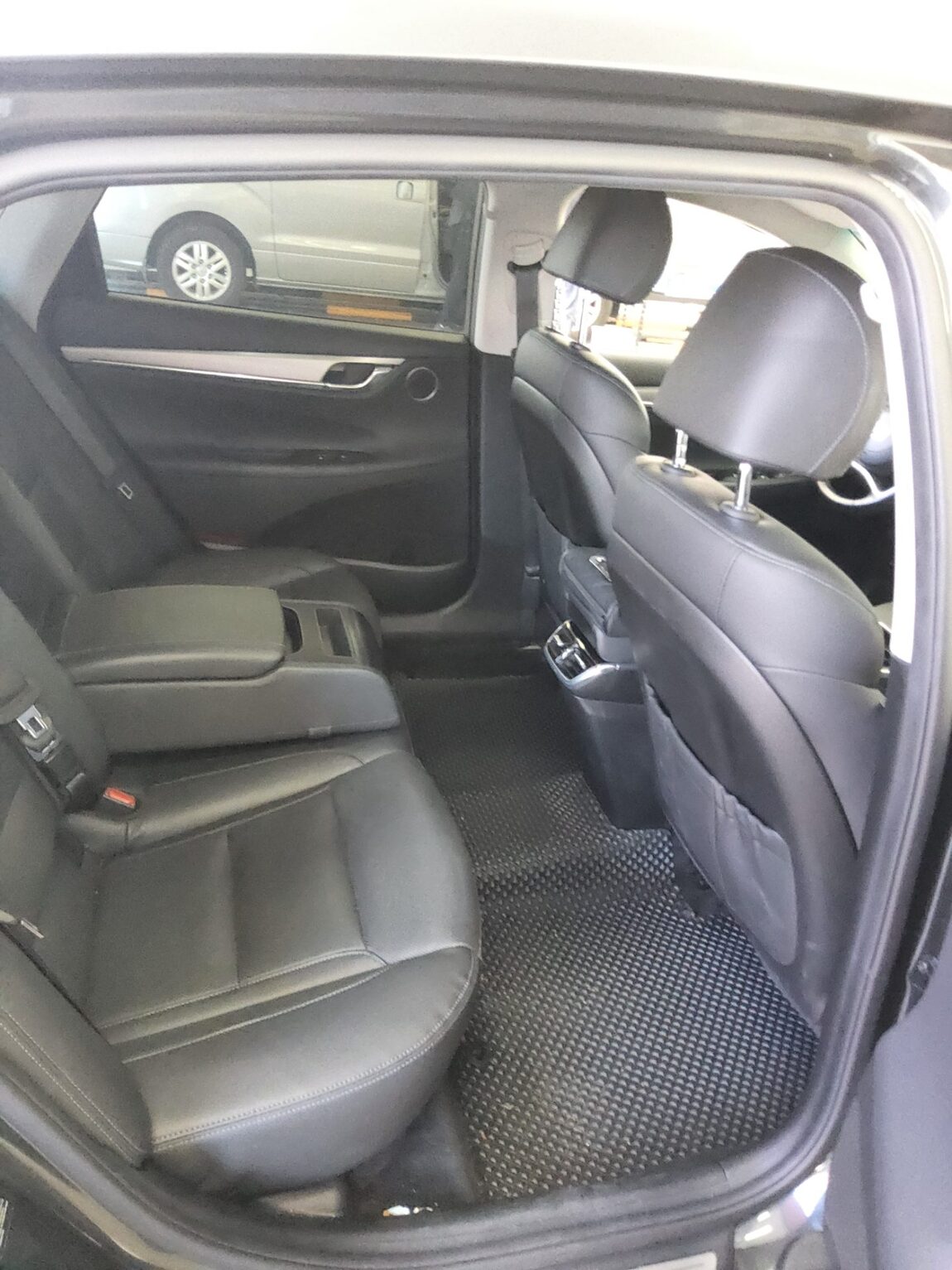 HYUNDAI THE NEW GRANDEUR IG HYBRID 2.4 HEV PREMIUM 2022 - zdjęcie 13