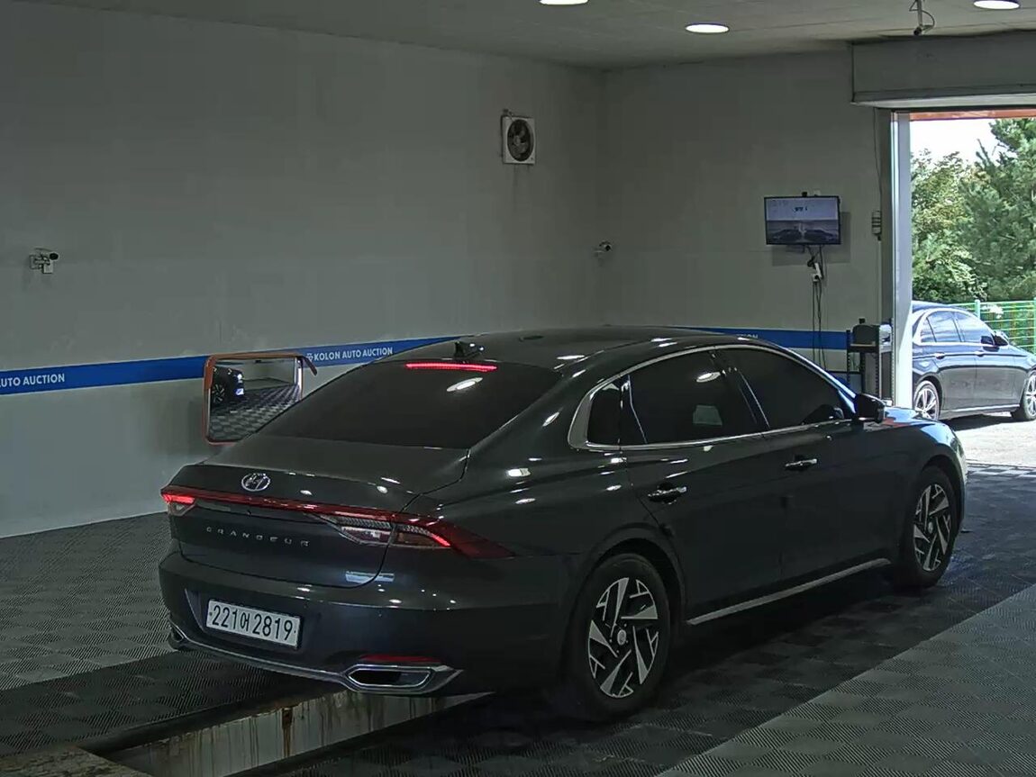 HYUNDAI THE NEW GRANDEUR IG HYBRID 2.4 HEV PREMIUM 2022 - zdjęcie 5