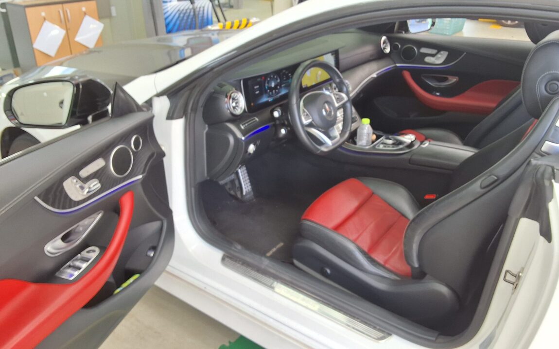 MERCEDES-BENZ E-CLASS (5TH GEN) COUPE E220d 2017 - zdjęcie 10