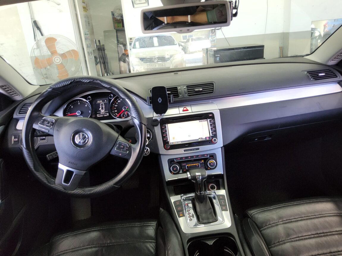 VOLKSWAGEN CC 2.0 TDI 2010 - zdjęcie 11