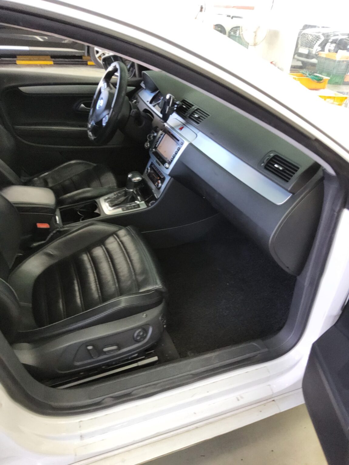 VOLKSWAGEN CC 2.0 TDI 2010 - zdjęcie 14