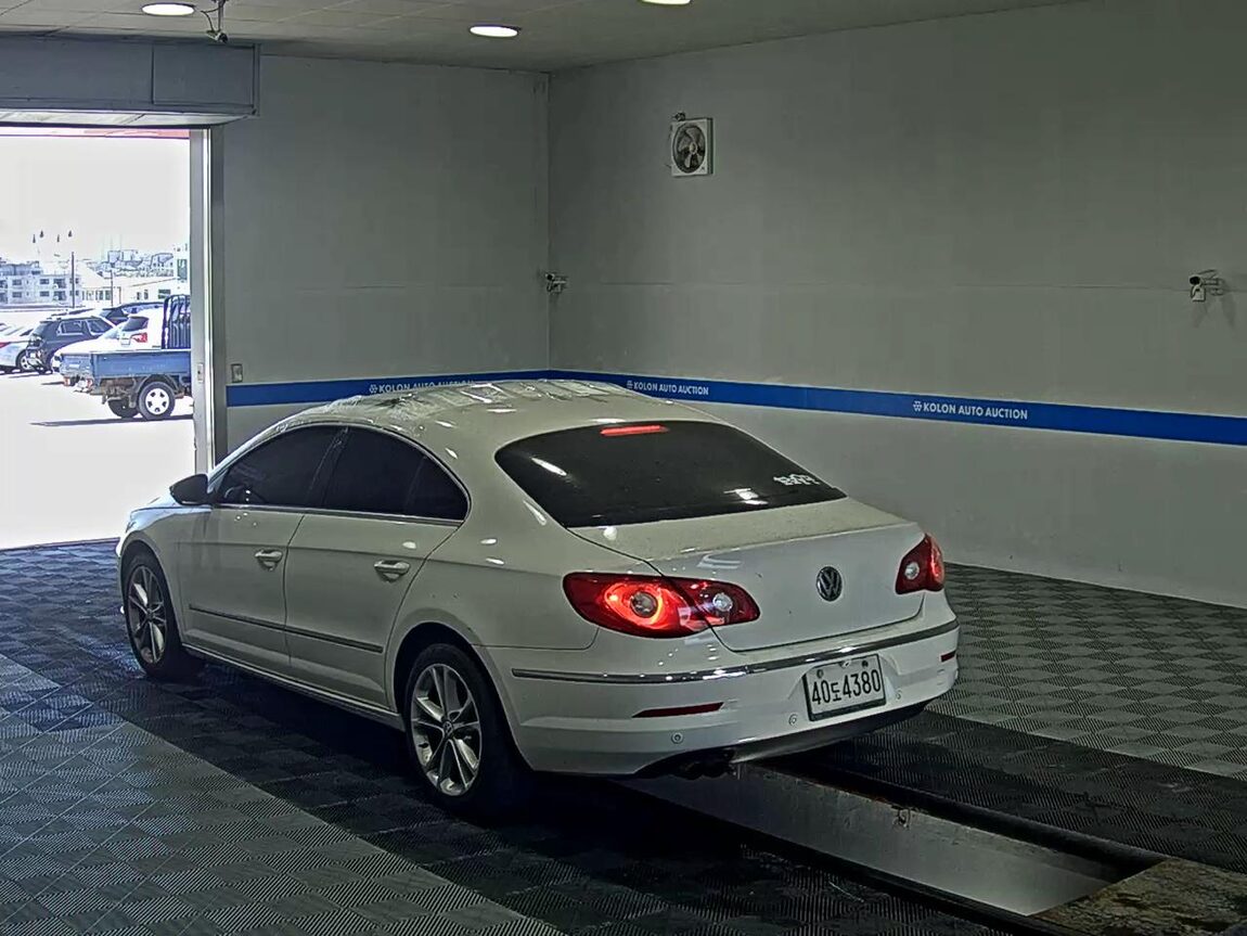 VOLKSWAGEN CC 2.0 TDI 2010 - zdjęcie 6