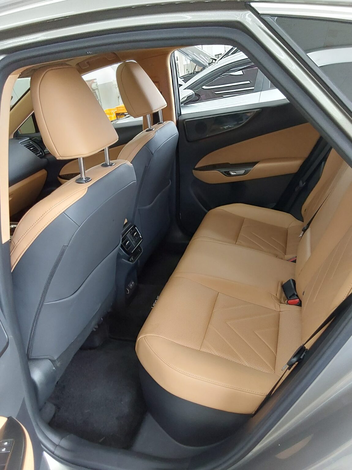 LEXUS NX (2ND GEN) 350h PREMIUM 2025 - zdjęcie 12
