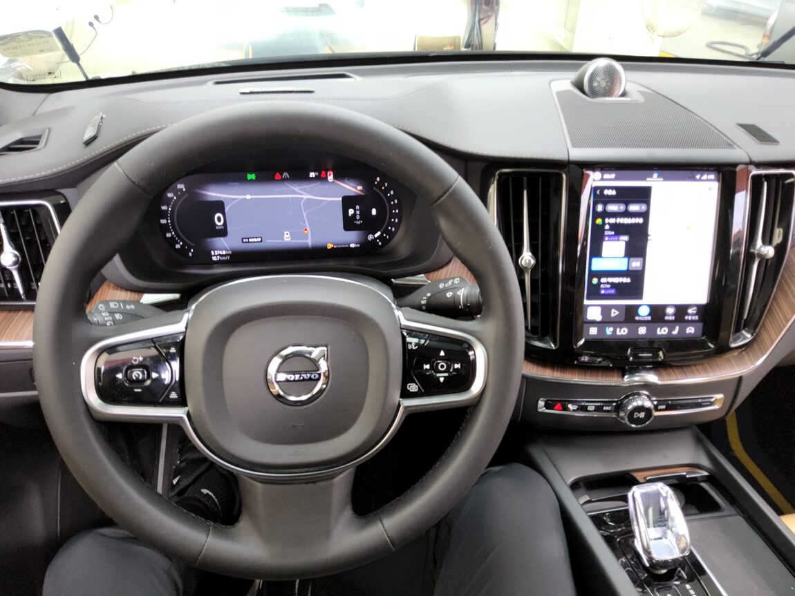 VOLVO XC60 (2ND GEN) B5 AWD ULTRA BRIGHT 2025 - zdjęcie 17