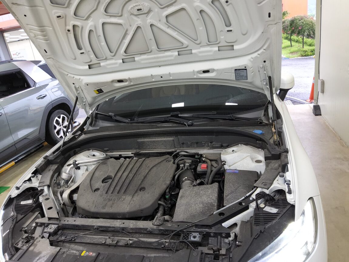 VOLVO XC60 (2ND GEN) B5 AWD ULTRA BRIGHT 2025 - zdjęcie 23
