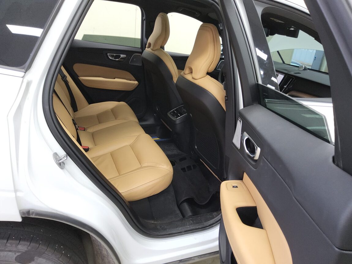 VOLVO XC60 (2ND GEN) B5 AWD ULTRA BRIGHT 2025 - zdjęcie 13