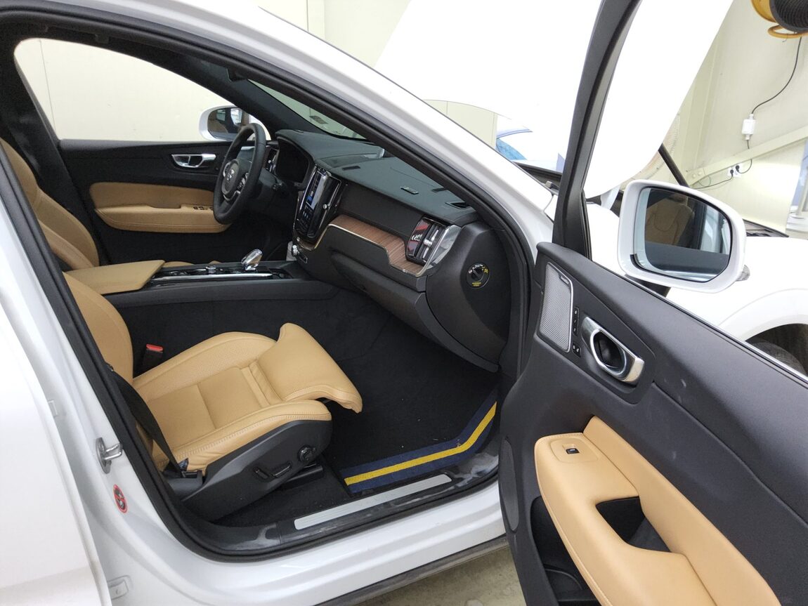 VOLVO XC60 (2ND GEN) B5 AWD ULTRA BRIGHT 2025 - zdjęcie 14