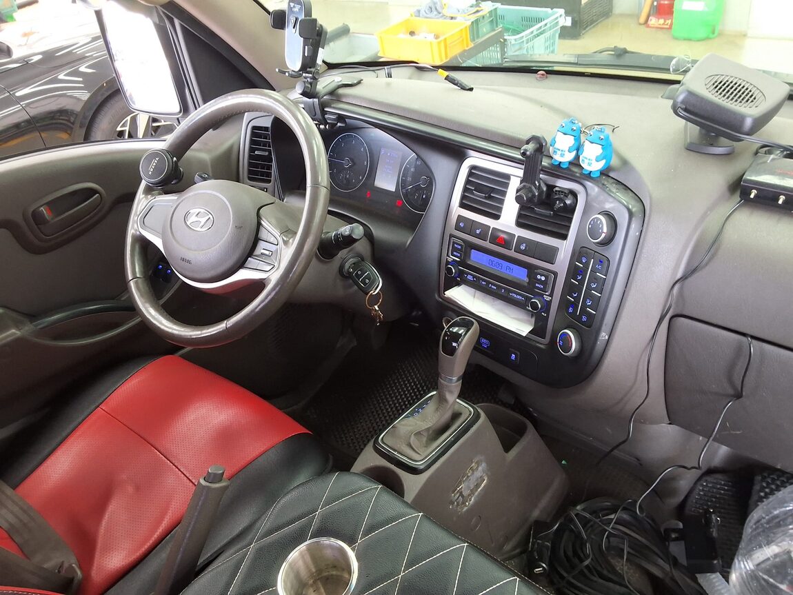 HYUNDAI PORTER II CRDi SUPER CAB EXTRA LONG WHEELBASE SMART 2020 - zdjęcie 11